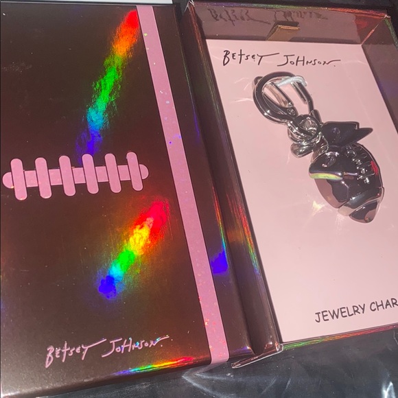 Betsey Johnson Jewelry Charm - Picture 6 of 7